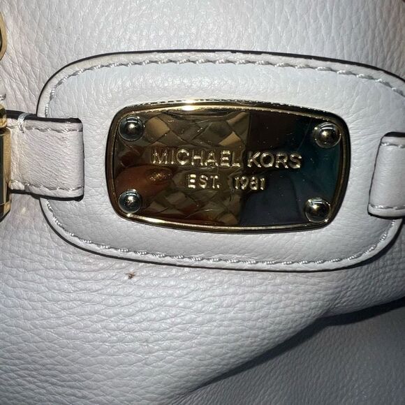 Michael Kors Hamilton Tote, Ivory Pebbled Leather - Picture 4 of 16